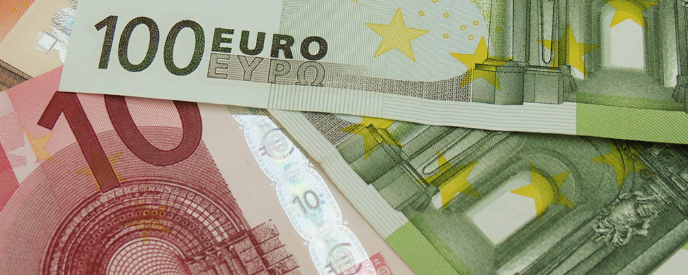 Eur/pln (d) Najniżej Od 10. Miesięcy