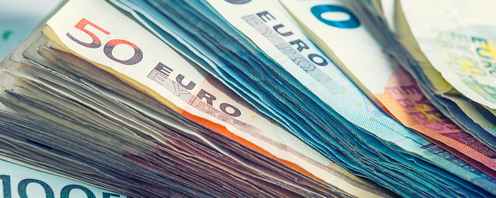 Eur/usd Отступает Перед Публикацией Протоколов Фрс И Данных PMI