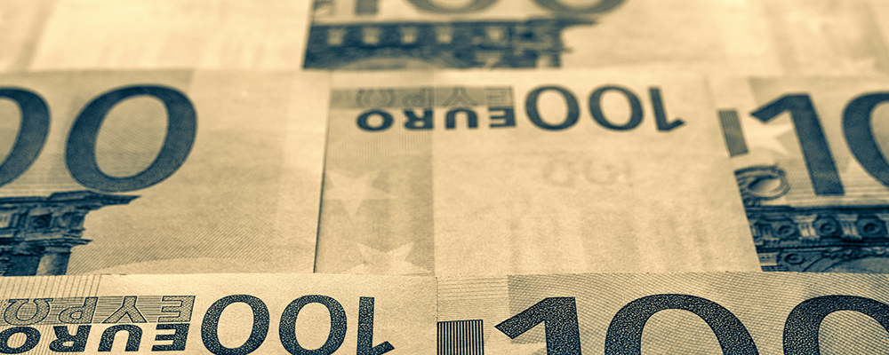 Eur/usd Под Давлением, Ецб Уступает Фрс В Ястребиной Риторике