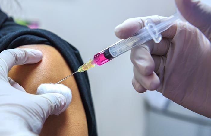 Reino Unido Se Convierte En El Primer País En Aprobar La Vacuna De Pfizer Y Biontech