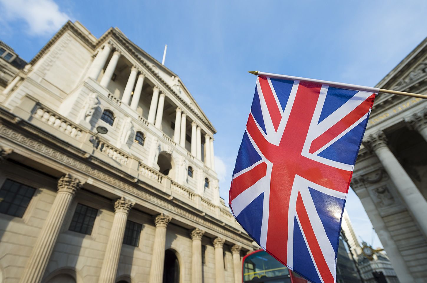 El Banco De Inglaterra Mantiene Tipos Y La Libra Se Dispara