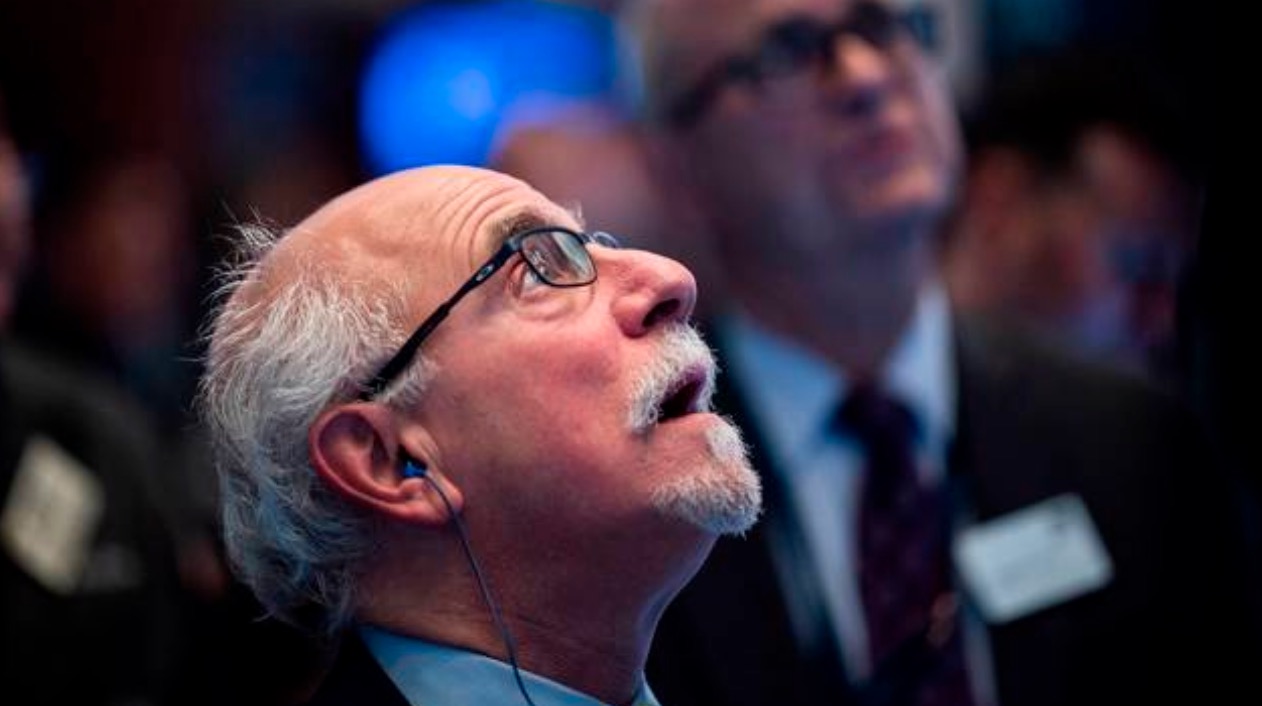 Día Rojo Para Las Bolsas Mundiales, El Más Débil El Nikkei Con Un 2.5% Abajo