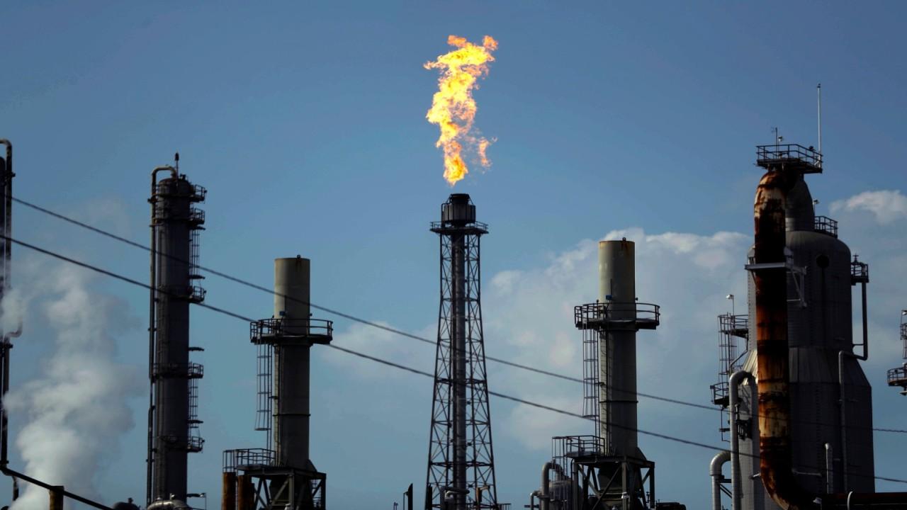 El Petróleo Se Mantiene; Con El Rally Enfriándose Antes De La Reunión De La Opep+