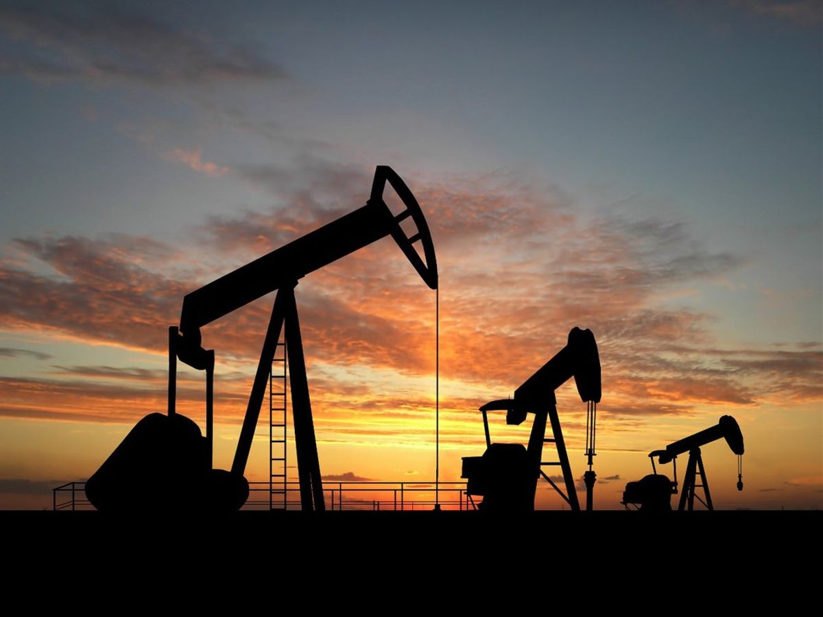 ​el Petróleo Lucha Por Alejarse De Mínimos