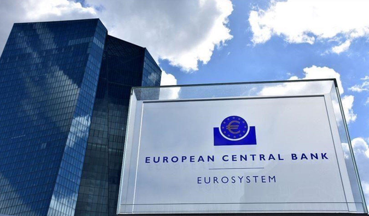 Ecb, Boe... Banki Centralne Będą Rozdawać Dziś Karty