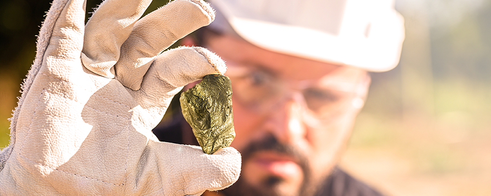 Gold Is Poised to Retake the $2000 Level and Here Is Why