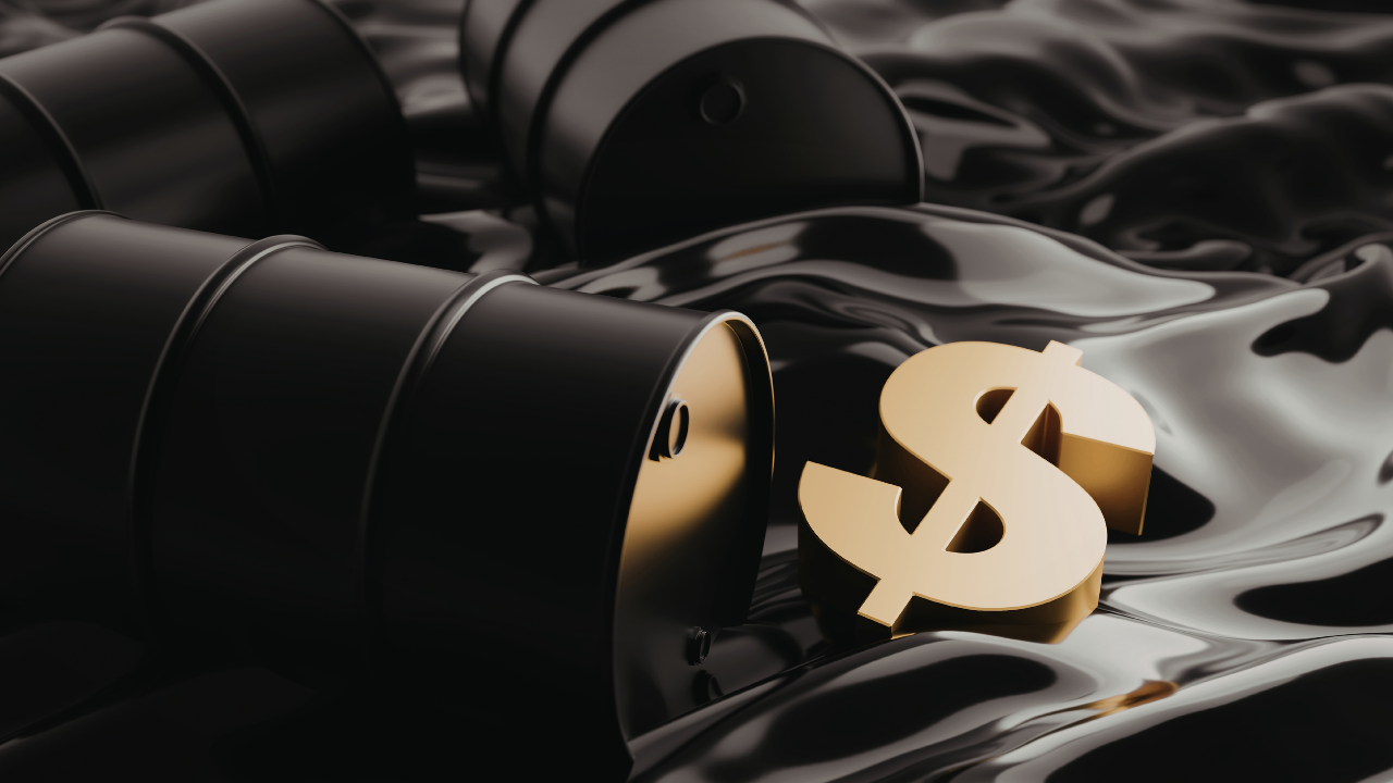 أسعار النفط تواصل مكاسبها وسط مخاطر مستمرة على الإمدادات