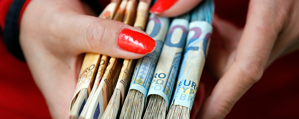 Доллар Переходит В Рост, Но Протокол FOMC Может Нарушить Его Планы